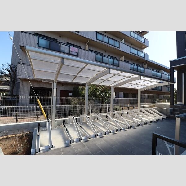 レジデンスヒルトップⅨ210号室 駐輪場