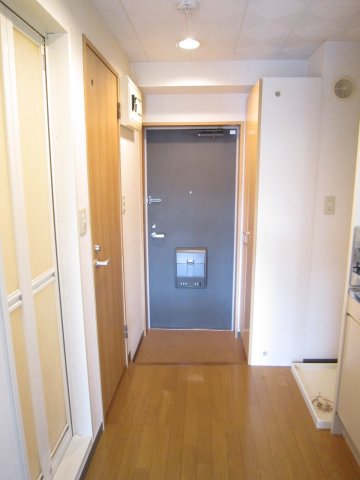 ルミエール湘南 玄関