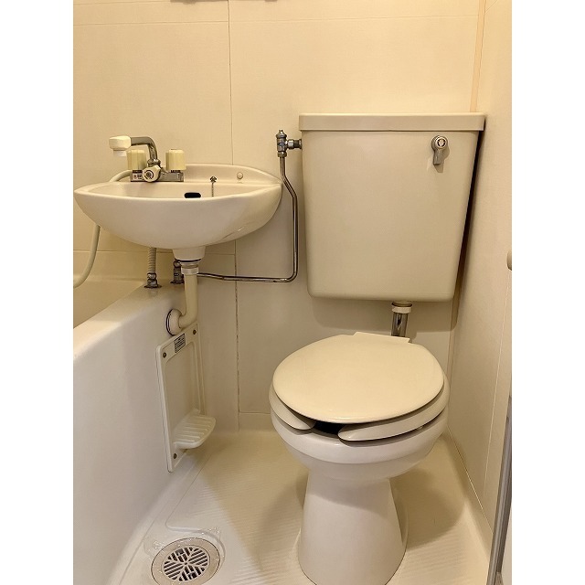 サニークレスト湘南平塚201号室 トイレ