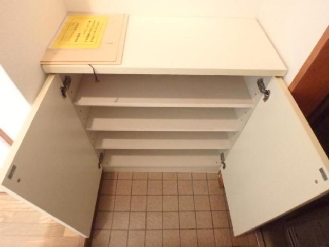 ヴィントハウス石神井3階 靴入