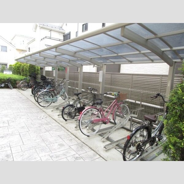 ルーチェ南八幡306号室 駐輪場