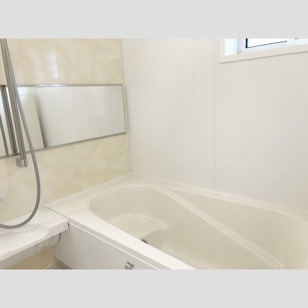 Toit Vert(トワ　ヴェール)102号室 バス