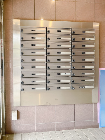 スカイコート横浜大口第２403号室 メールボックス