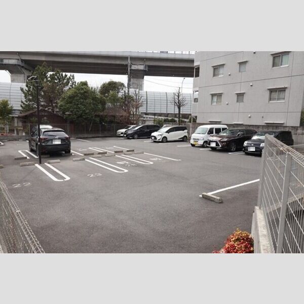 アゼリア松戸 駐車場