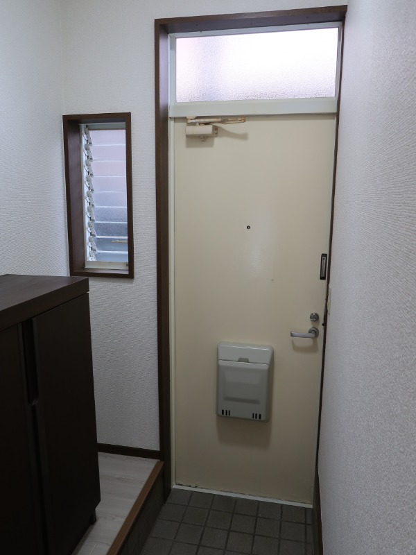 ジュネパレス越谷第5 玄関