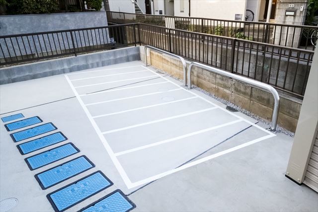 ＣＲＡＳＴＩＮＥ植竹町2階 玄関