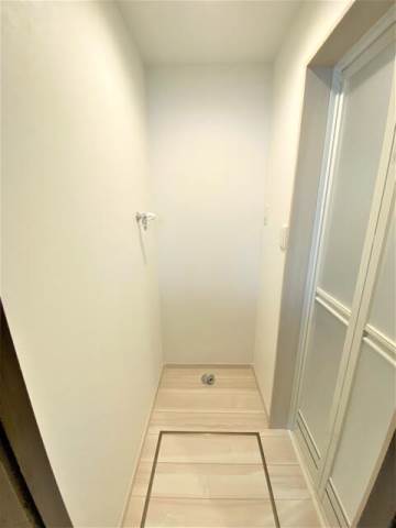 レガーレ千歳烏山2階 別部屋