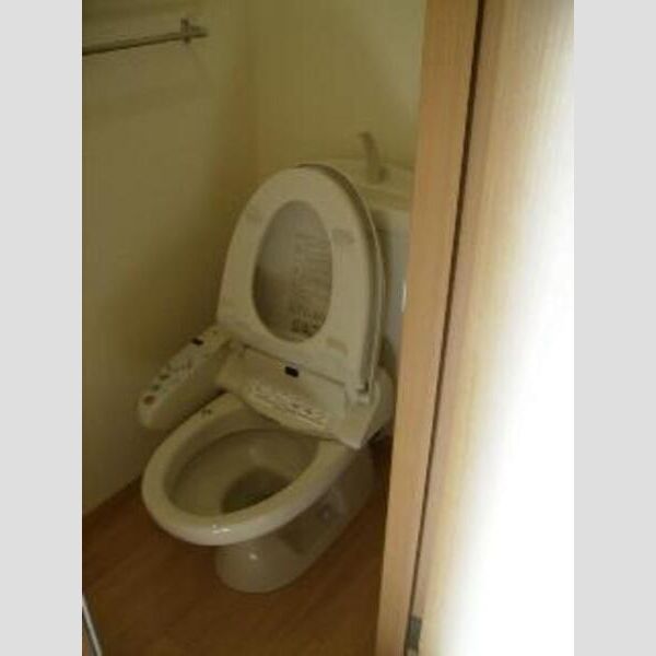 エクレール303号室 温水洗浄便座