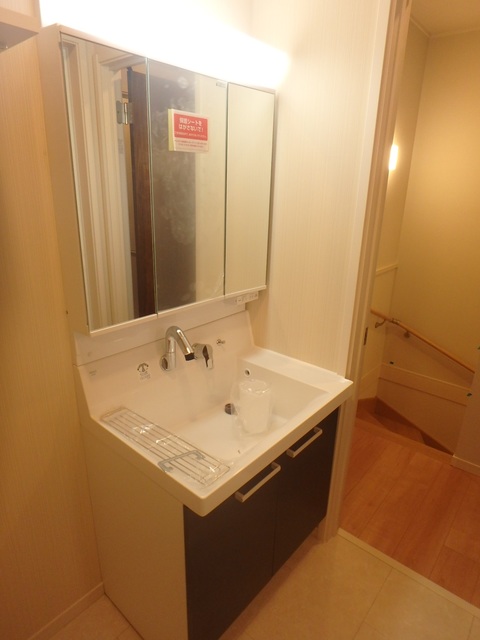 ベルサローク東葛西B号室 洗面