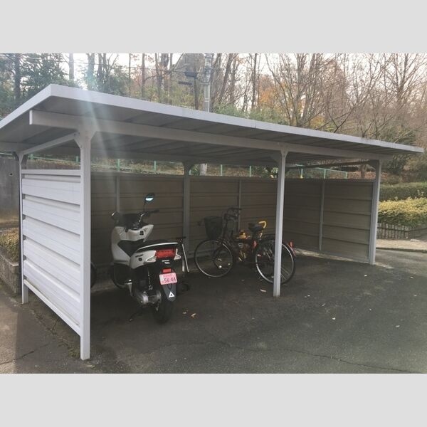 コーポマツバ　AB 屋根付駐輪場