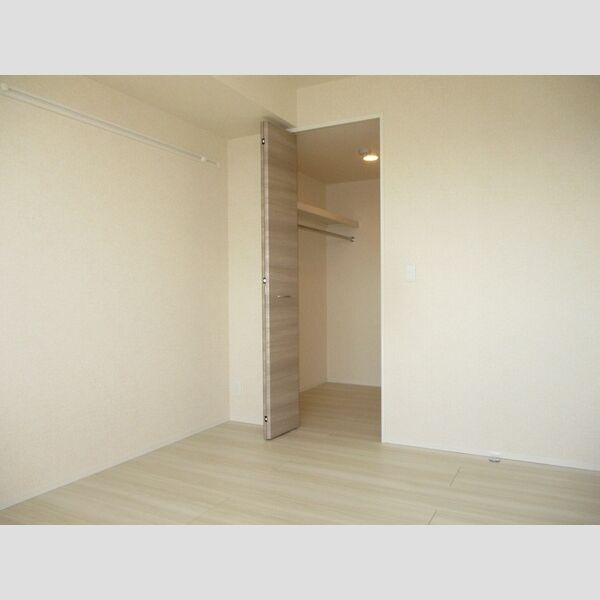 オーフィングⅢ302号室 洋室