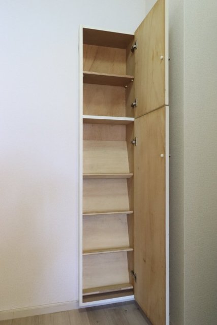 ジュネパレス市川第２４Ｃ 靴入