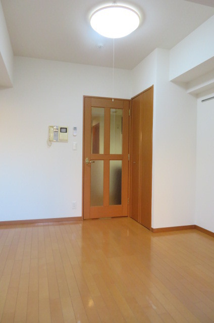 グランド・ガーラ西麻布 落ち着いた色調の寝室です