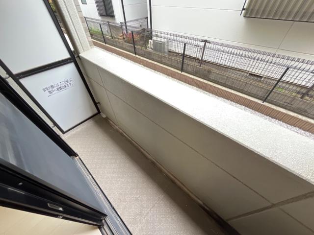 ラ・リヴィエール105号室 ベランダ