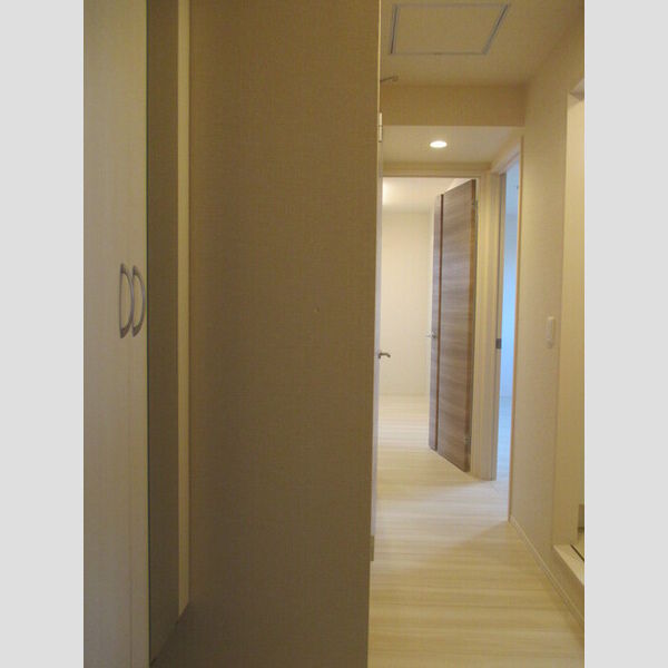 セレブレイト本城 玄関