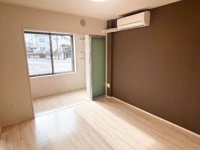 ｃａｓａ　ｓｅｒｅｎａ（カーサ　セレーナ）102号室 リビング