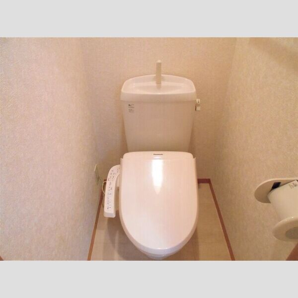 アルカディア越谷203号室 温水洗浄暖房便座トイレ