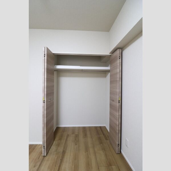 ソレイユ上落合 ★クローゼット★