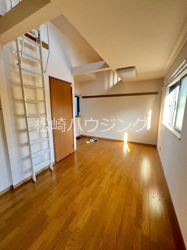 上高田2丁目戸建て リビング