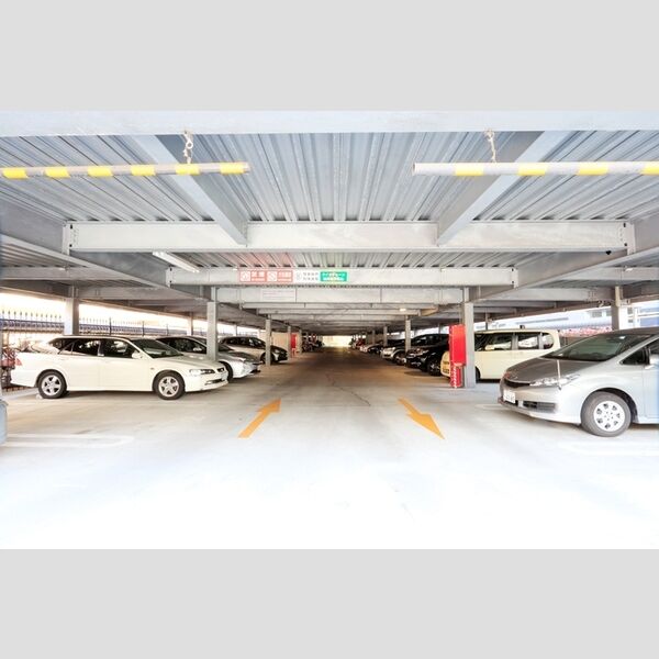 ロイヤルパークスシーサー 駐車場