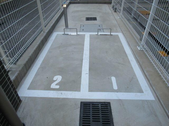 ＡＺＥＳＴ関内 駐車場