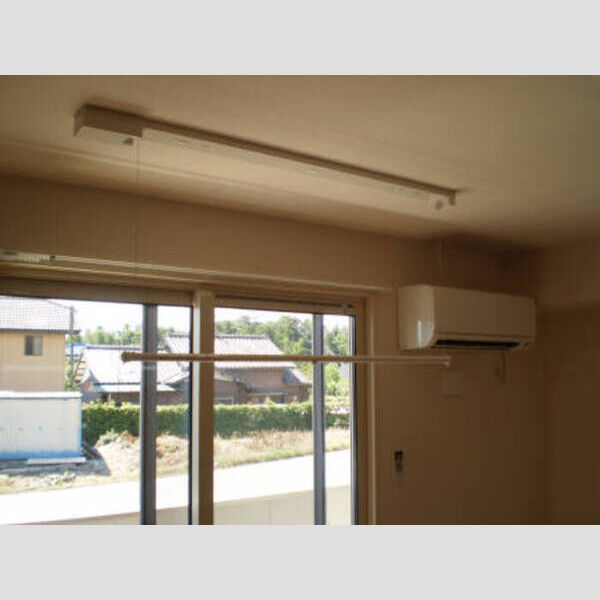 スカイハイツ　A102号室 室内物干・エアコン