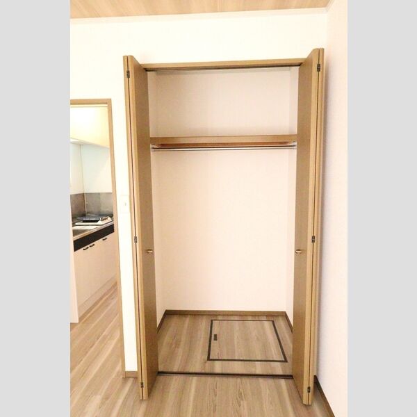 J・フローレ 洋室の収納