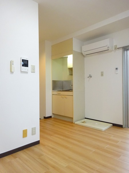 スカイコート西横浜第６1001号室 リビング