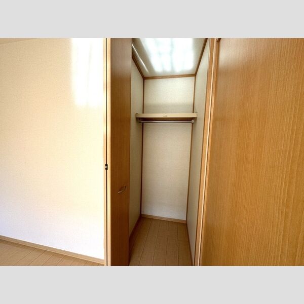 メゾンヴェールSYOEI202号室 収納
