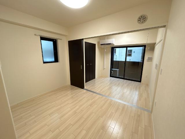 ピーニャ市川101号室 リビングダイニング