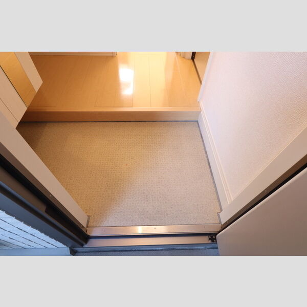 グレイスコート102号室 玄関