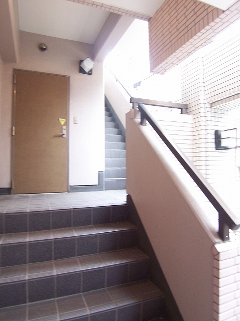 プリオル横浜3階 外観