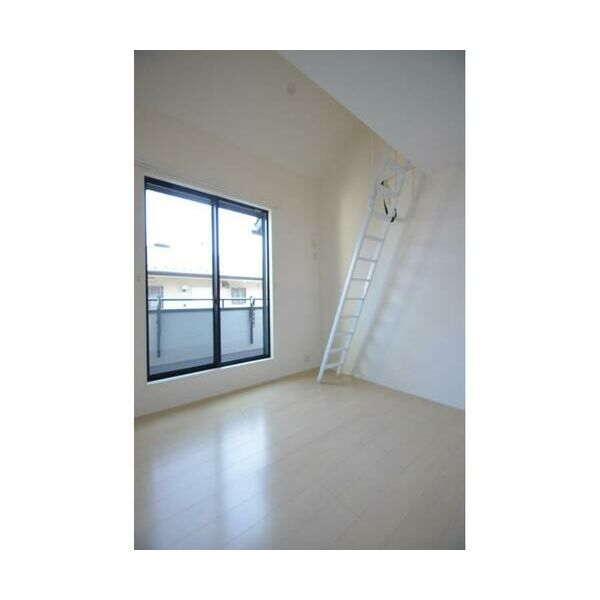 Bene多摩蘭坂201号室 リビング