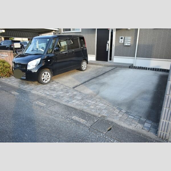 ウィット西高尾 駐車場