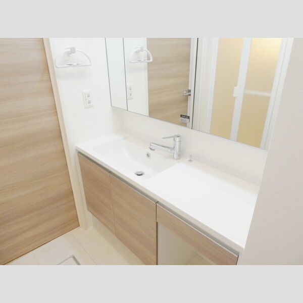 グラセフルⅢ302号室 ワイドカウンター式洗髪洗面化粧台