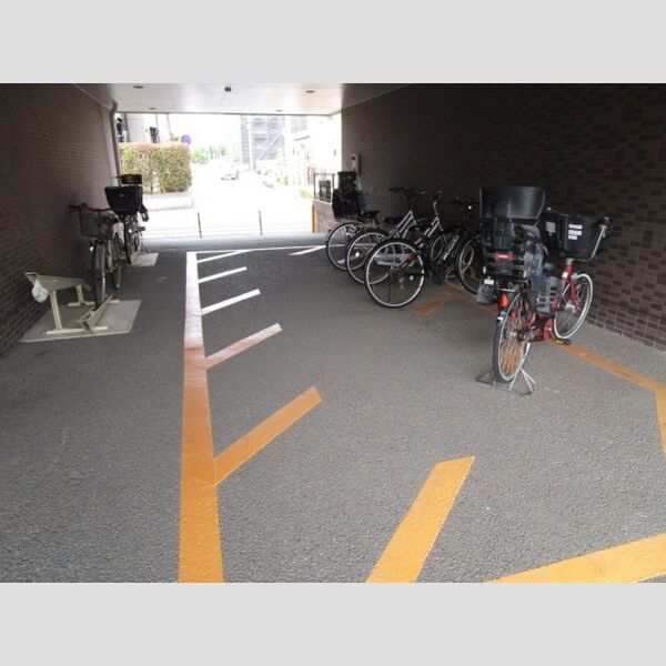 グランパシフィック201号室 駐輪場