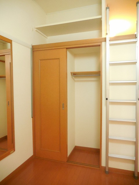 レオパレスドゥジェーム 内観