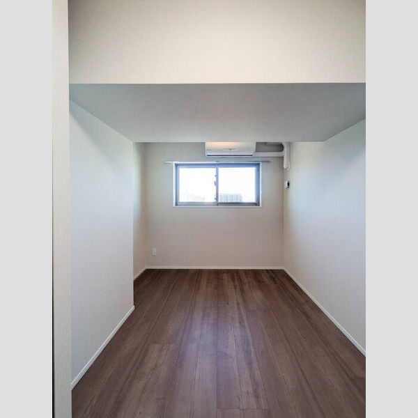 サンジョイアゼロ705号室 洋室5.4帖