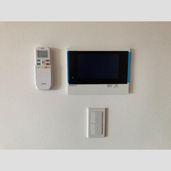 Alivis一之江1001号室 リビング