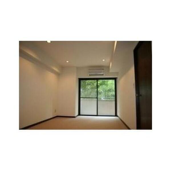 綾東ヴィレッジ弐番館505号室 リビング