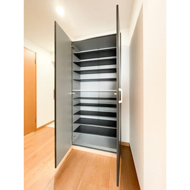 アーバハイツ六町環七北通り0603号室 靴箱