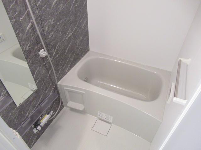 イーストガーデン202号室 バス