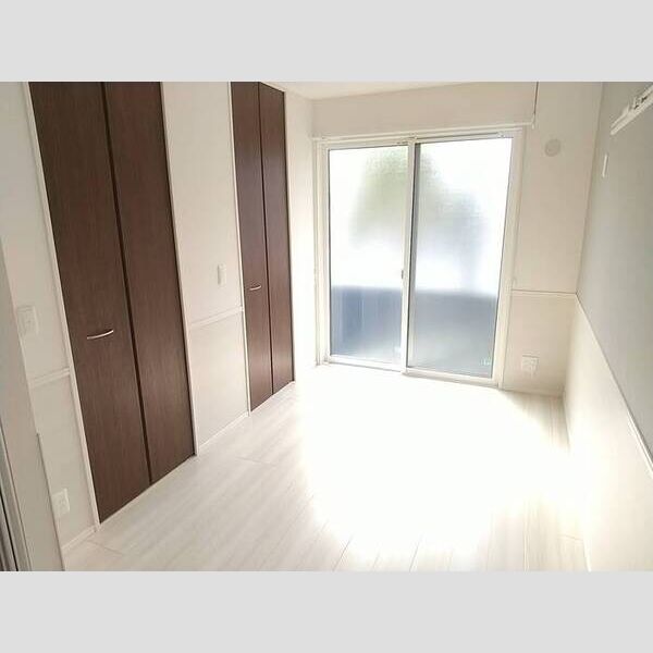 ロイジェント加美平105号室 洋室4.4帖