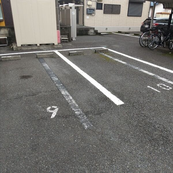 メゾン・ボヌール 駐車場