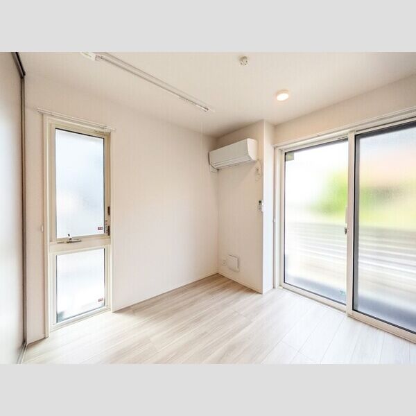 アルベロ島根101号室 洋室