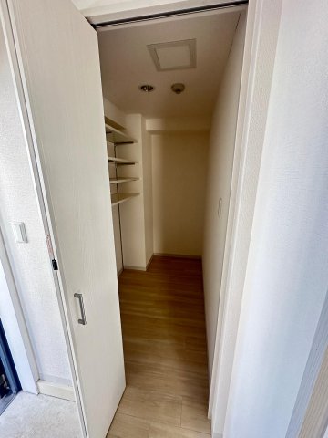 エスペランサⅡ6F号室 収納