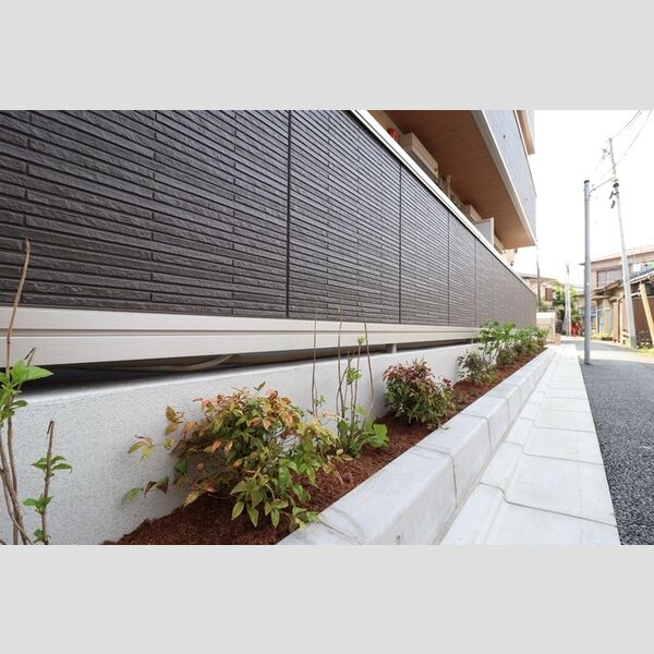 セレスティア東四つ木Ⅱ102号室 植栽