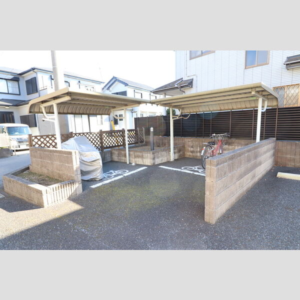 ファインビレッジ202号室 駐輪場