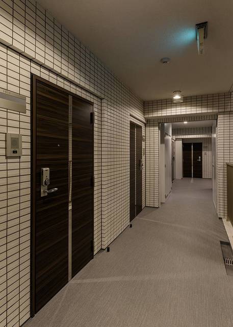 グランド・ガーラ横浜新子安8階 共用廊下