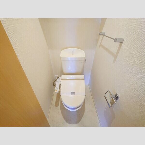 ファヴォーレⅠⅡⅢ　Ⅲ 温水洗浄暖房便座